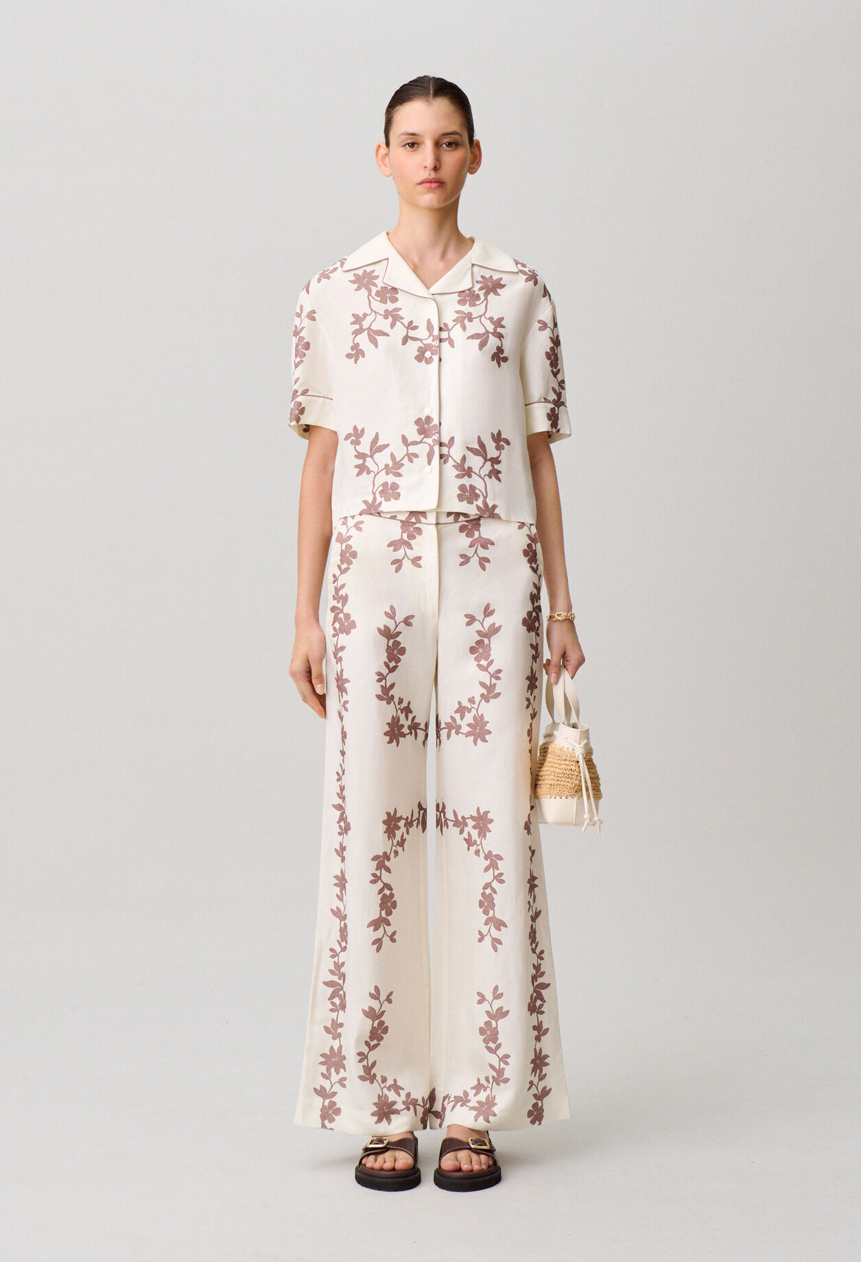 Pantal&oacute;n ancho de flores