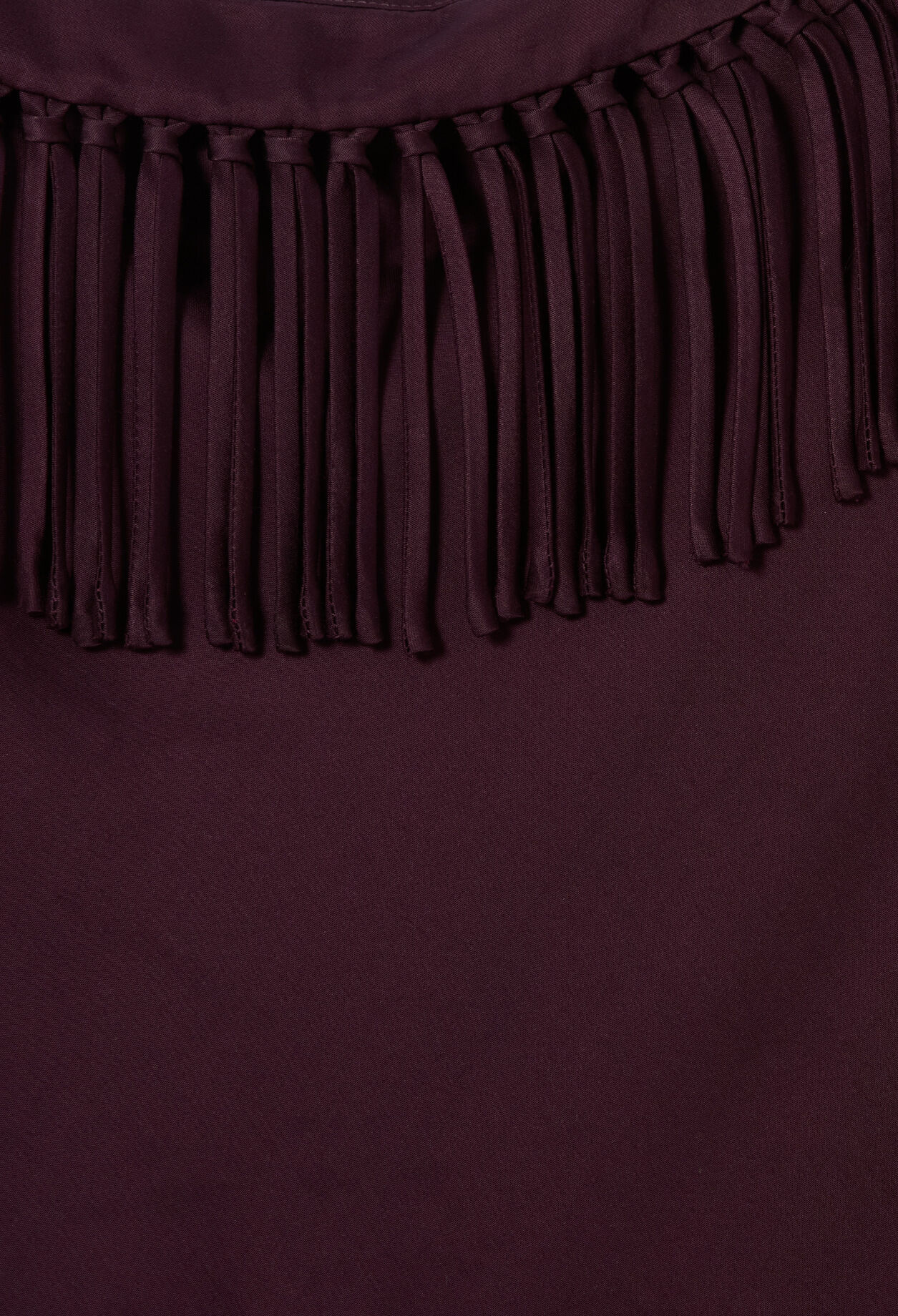 Vestido fluido satinado con flecos