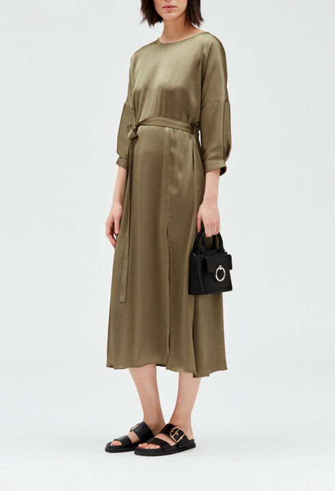 Vestido midi de raso caqui