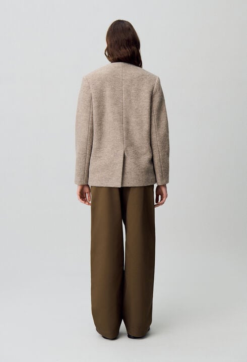 Chaqueta de lana abotonada