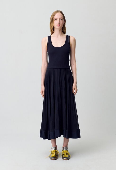 Vestido largo plisado en azul marino