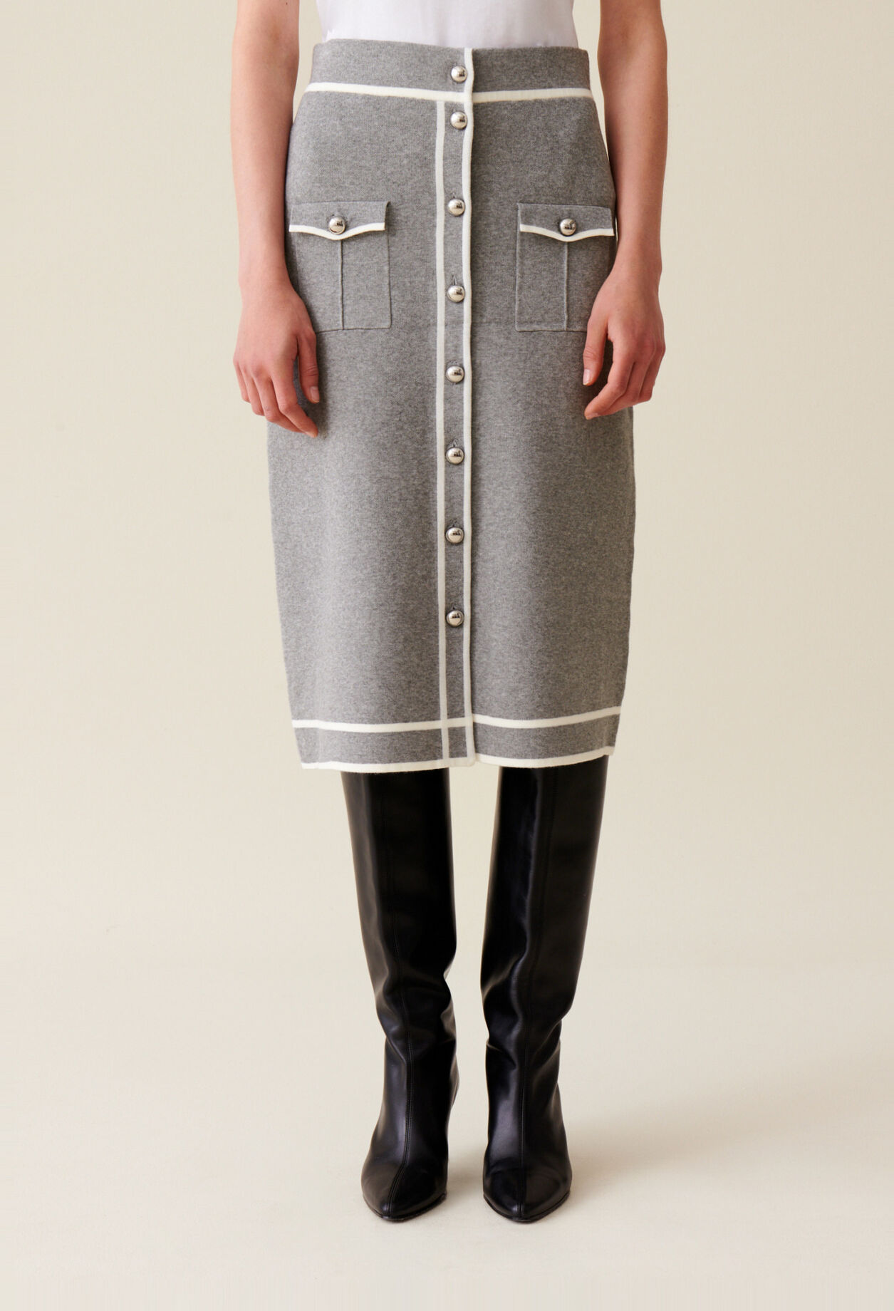 Falda gris de punto midi
