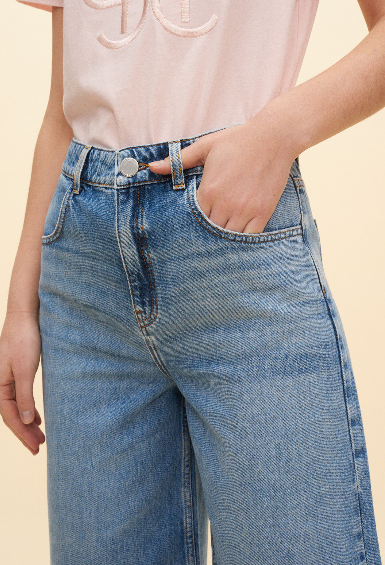 Bermudas vaqueras acampanadas