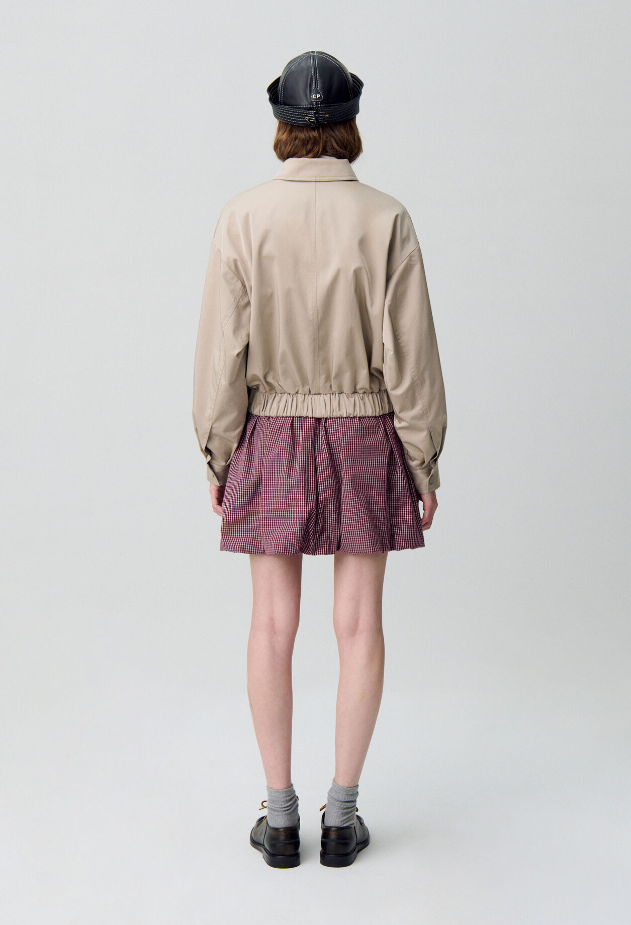 Chaqueta oversize con cremallera