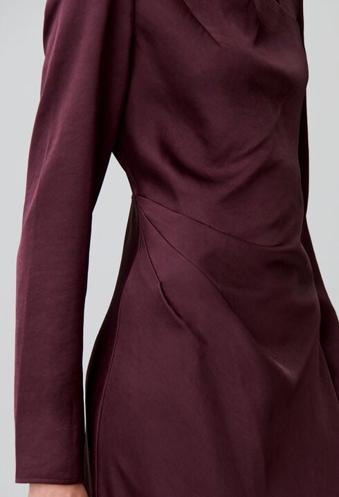 Vestido largo satinado asimétrico