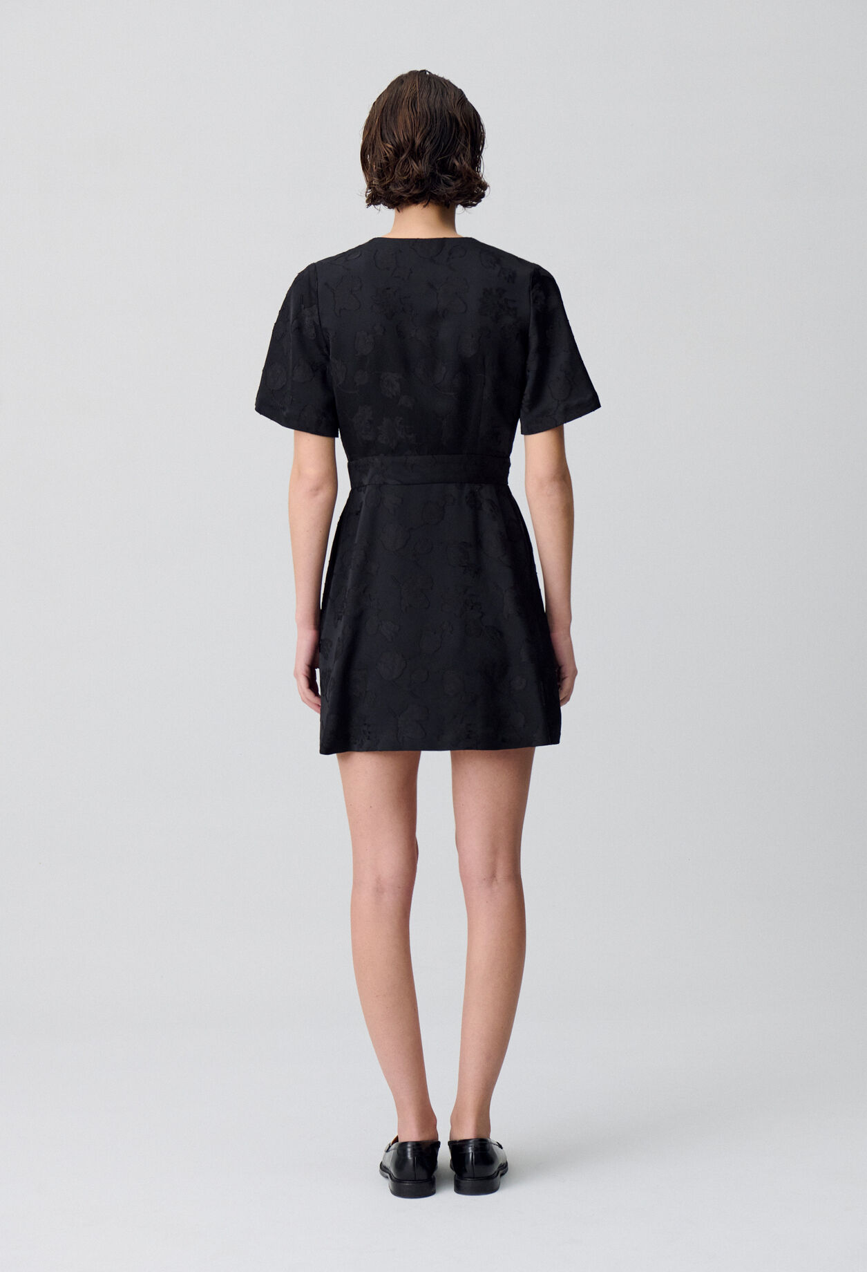 Vestido corto tipo cruzado