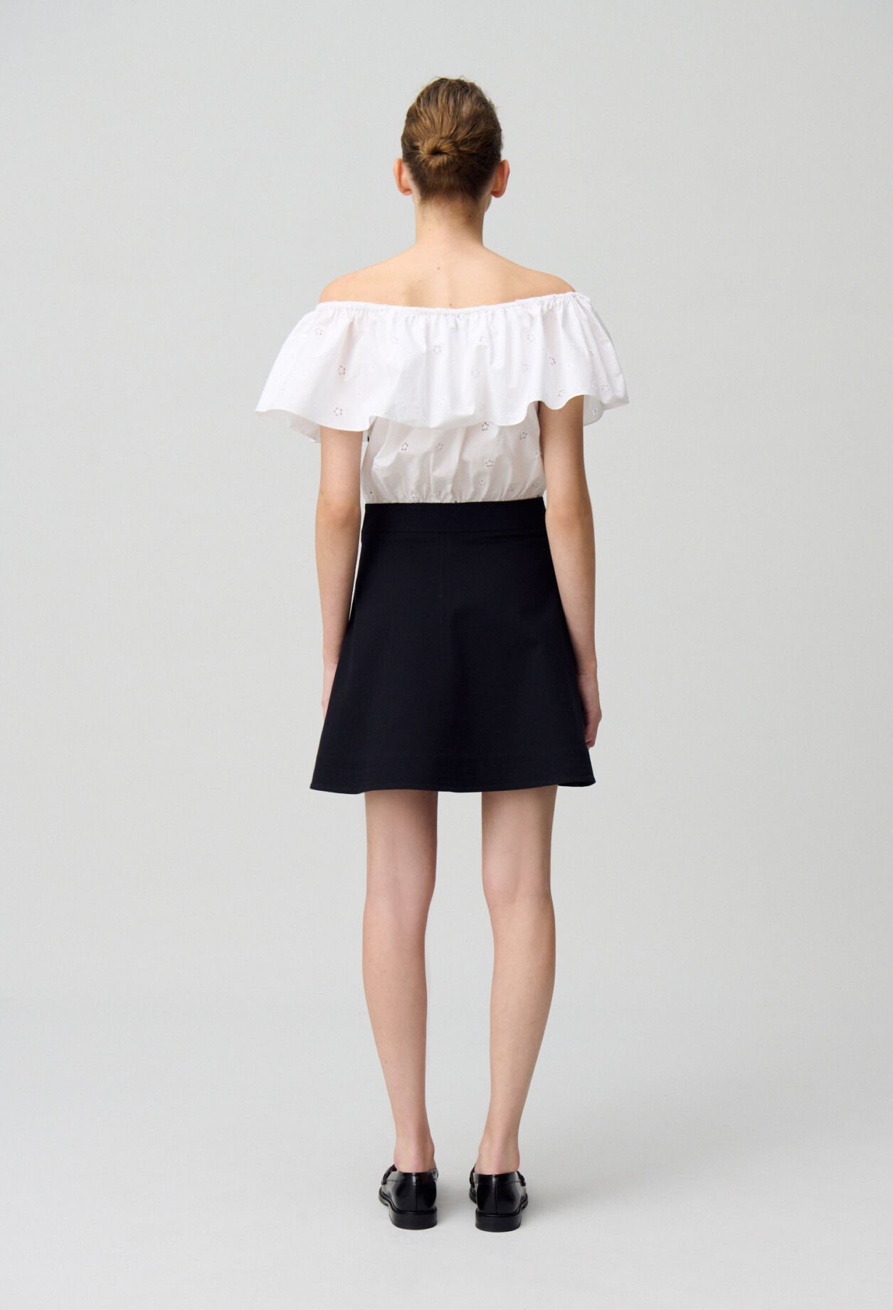 Vestido corto de dos tejidos