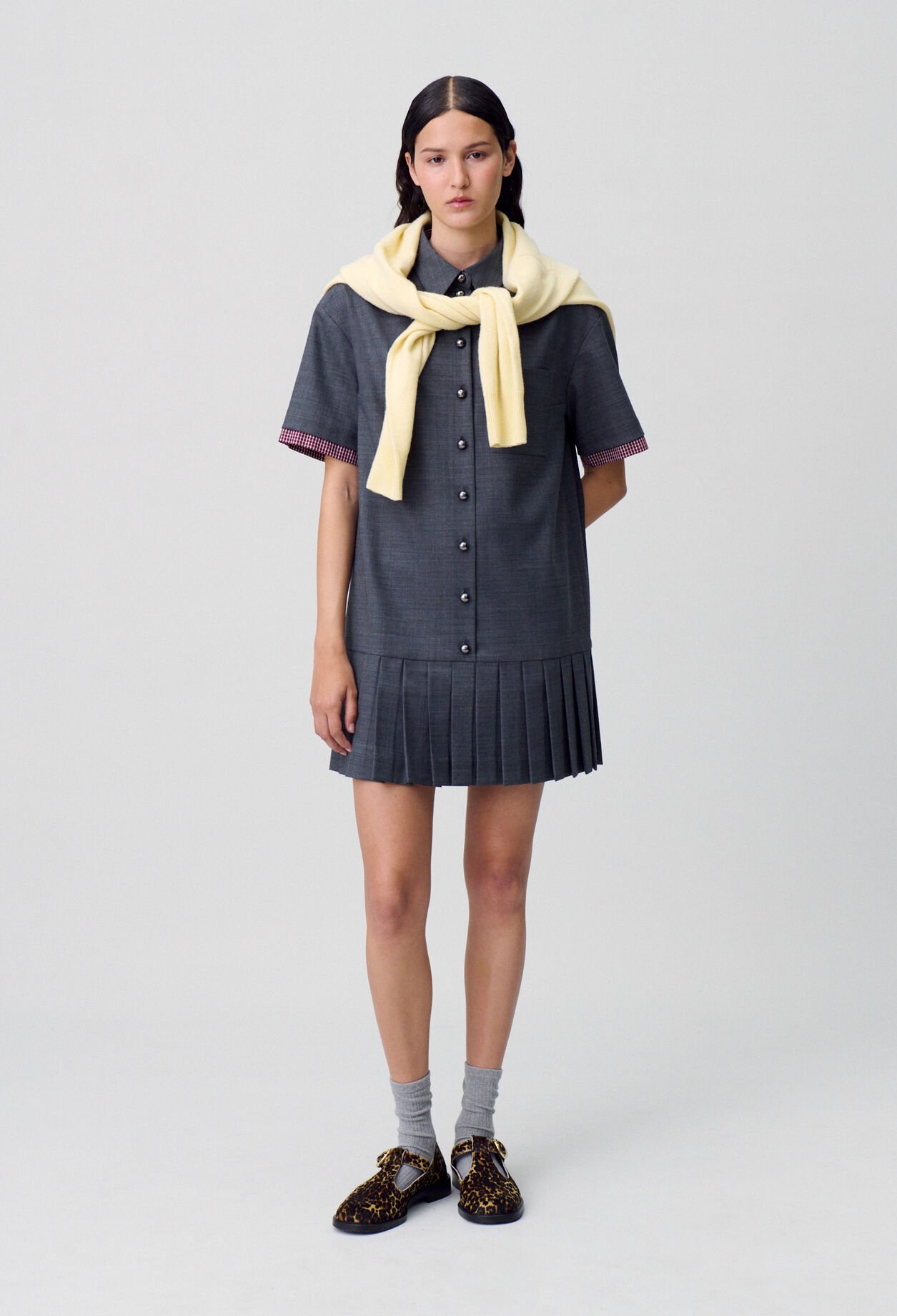 Vestido corto plisado