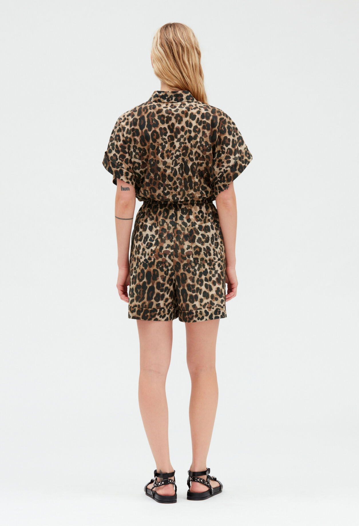 Mono corto de leopardo