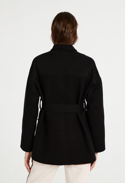 Chaqueta con cinturón