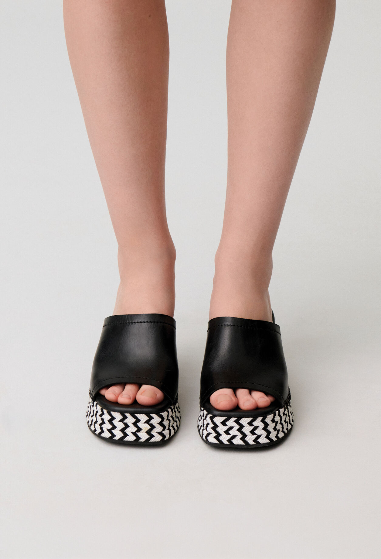 Mules trenzadas bicolor