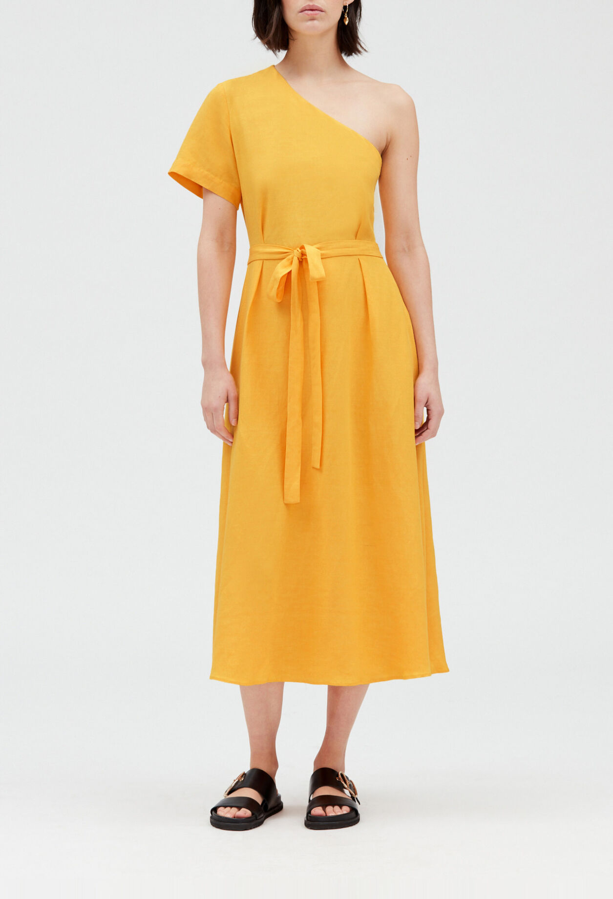Vestido midi asimétrico amarillo