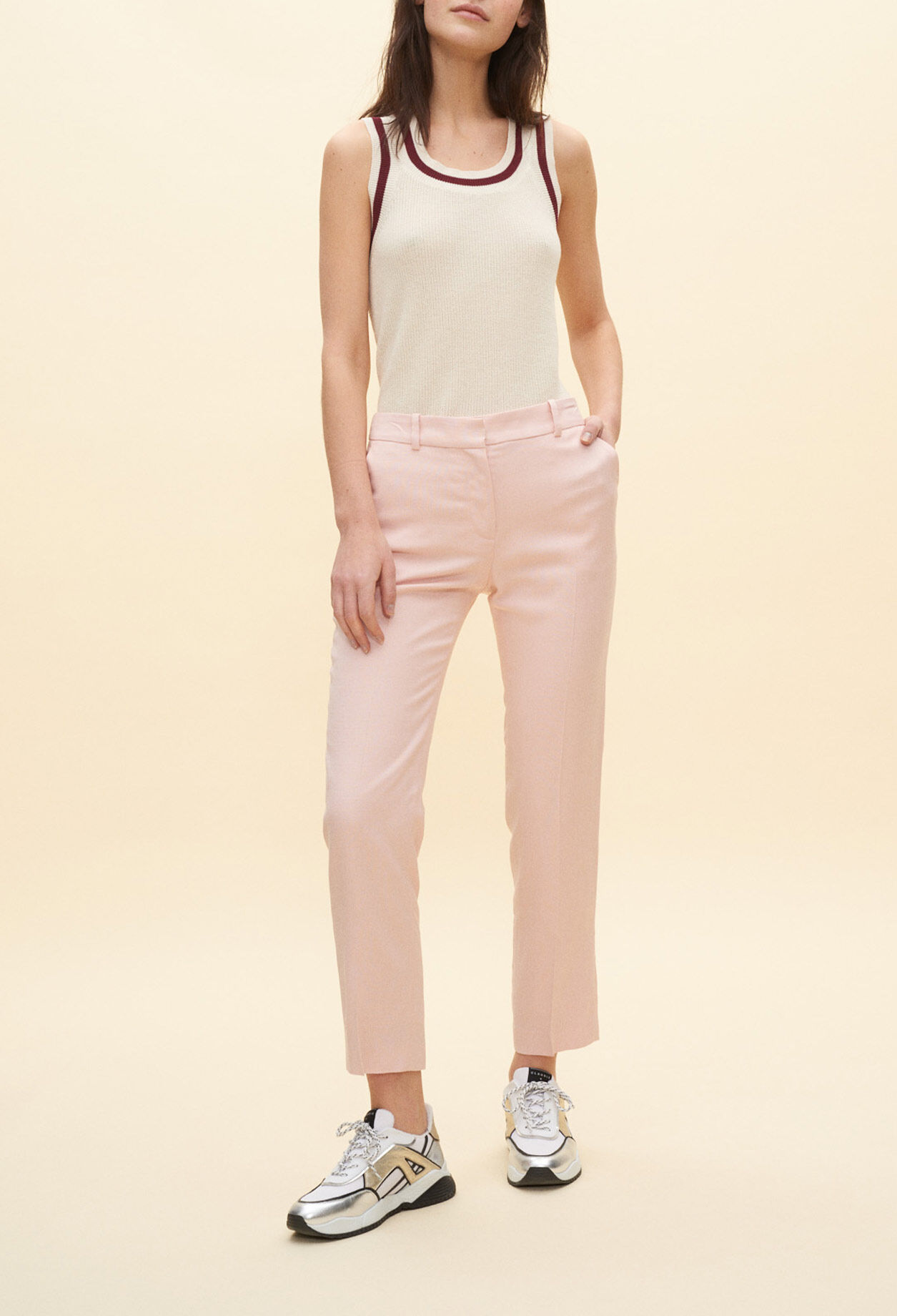 Pantalón recto rosa claro