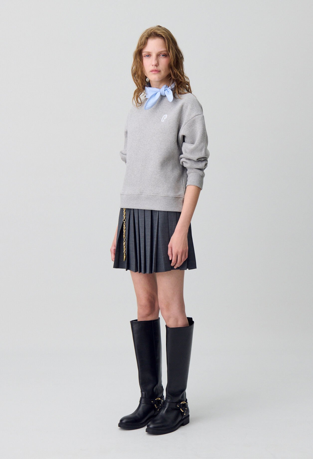 Sudadera con cuello pañuelo