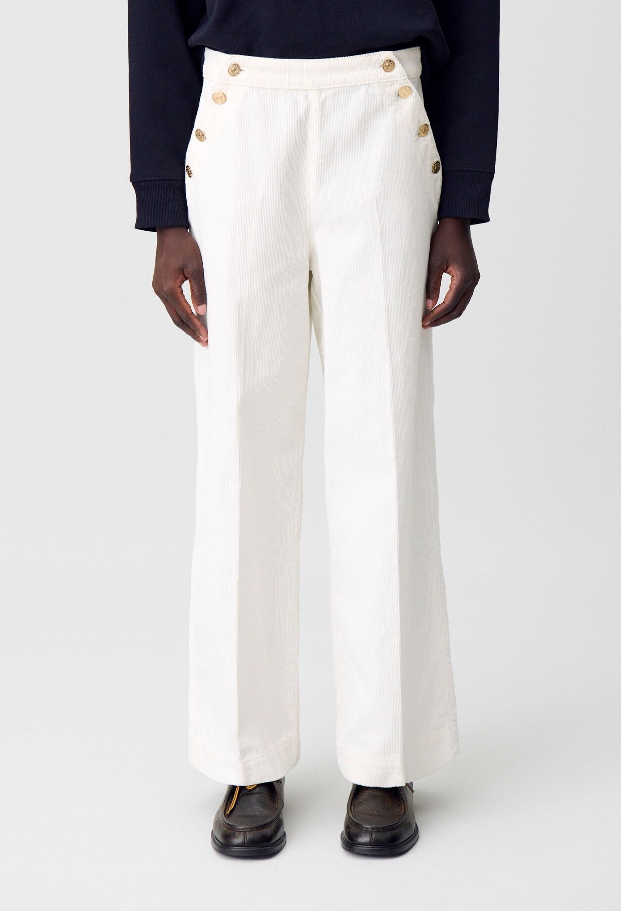 Pantalón vaquero con botones
