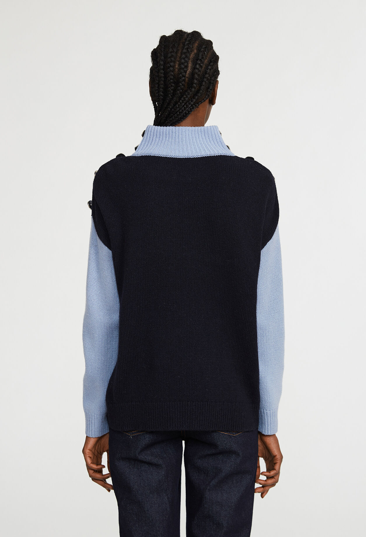Jersey dos tonos con cuello chimenea
