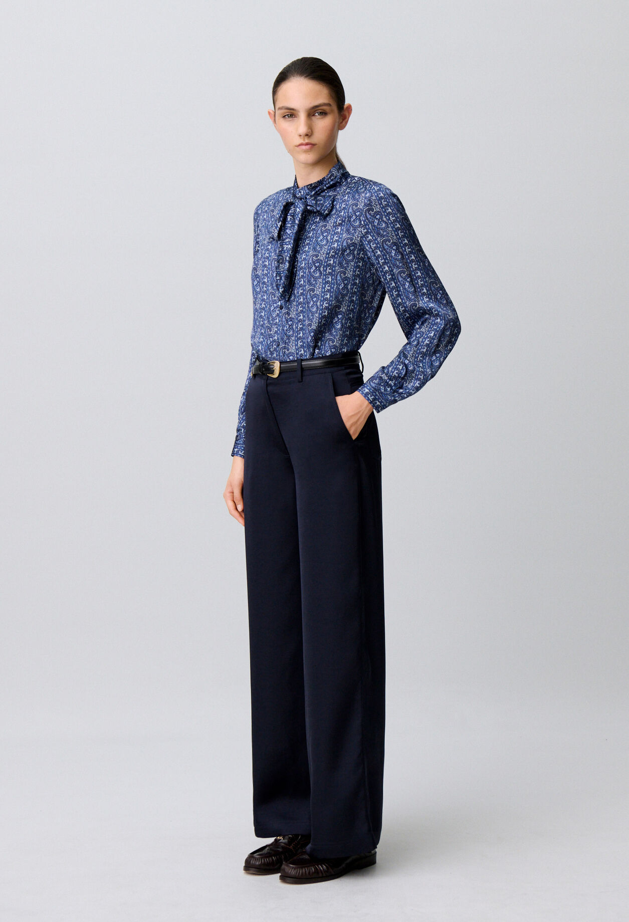 Pantal&oacute;n recto satinado