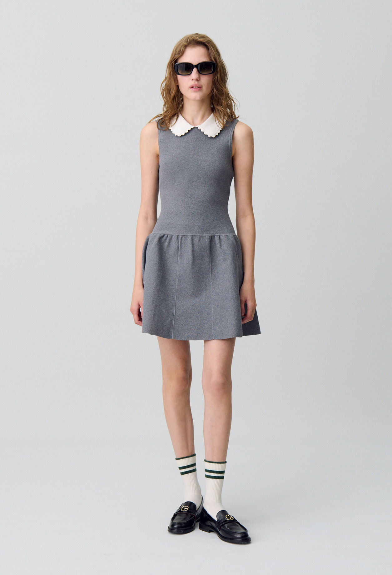 Vestido corto de línea evasé