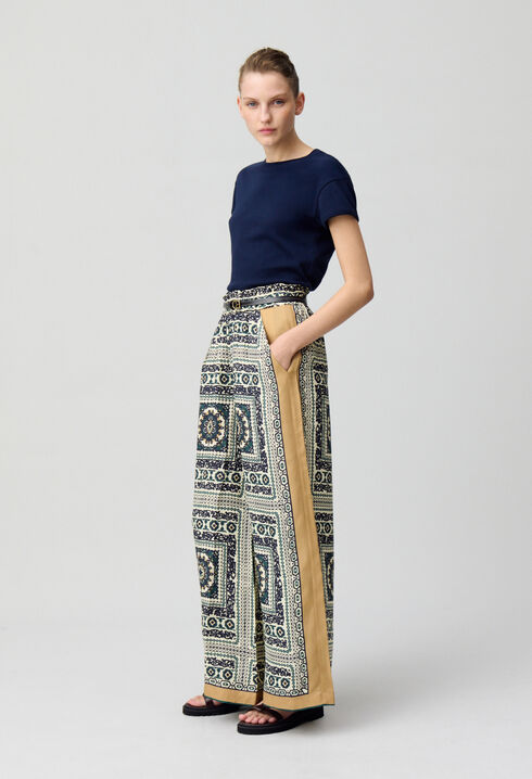 Pantalón ancho fluido estampado