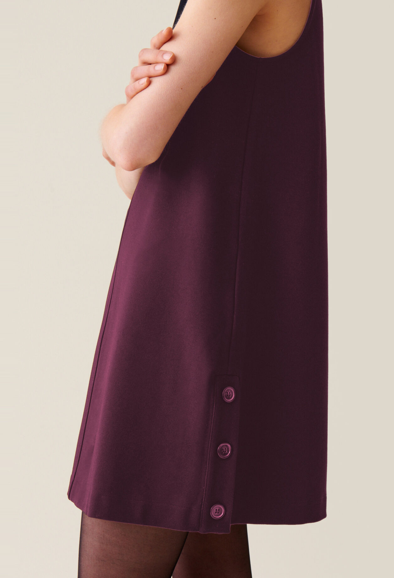Vestido corto sin mangas