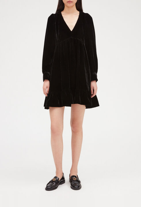 Vestido corto de terciopelo negro