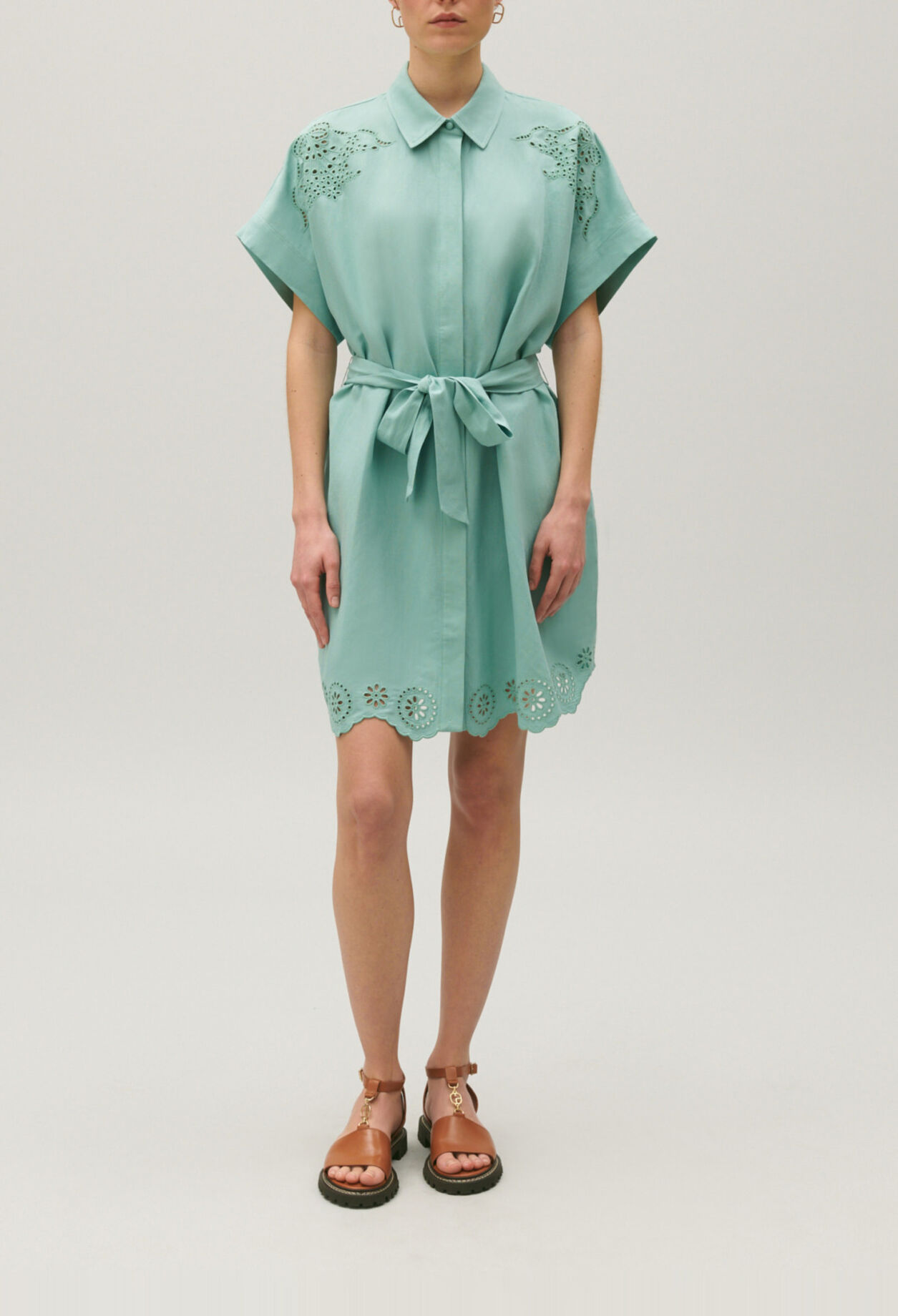 Vestido camisero corto bordados ingleses