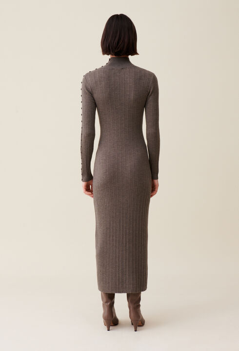 Vestido de punto cuello alto