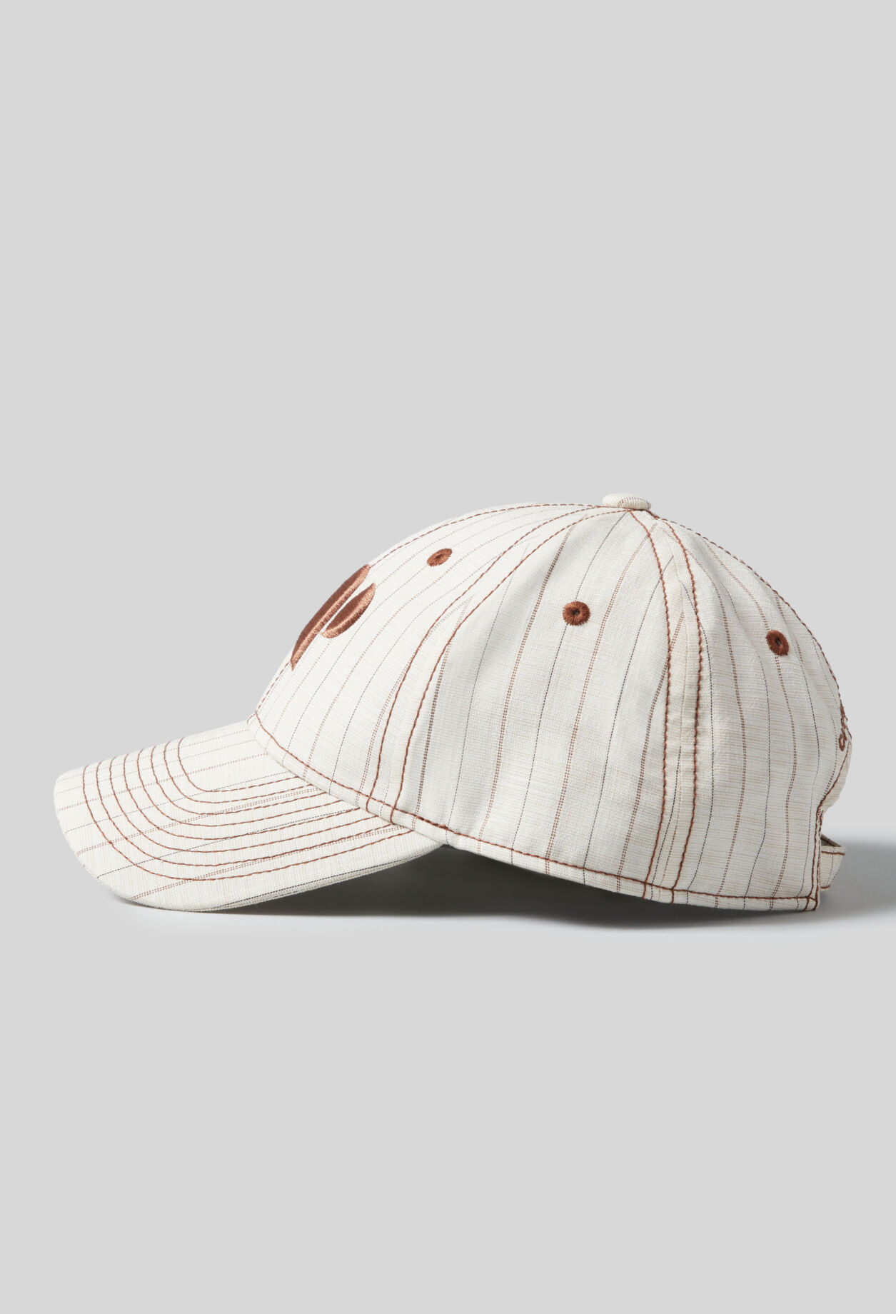Gorra con monograma CP