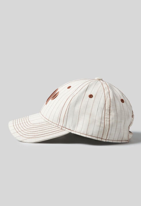 Gorra con monograma CP