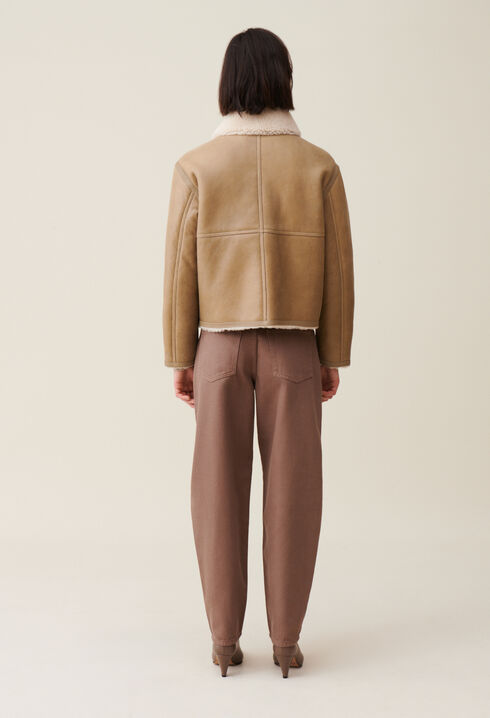 Chaqueta corta de piel beige