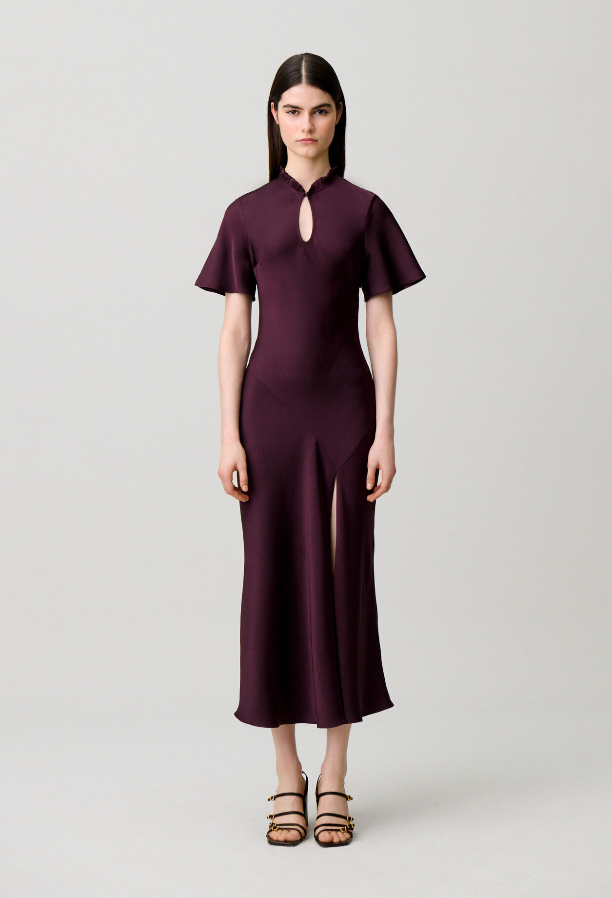 Vestido fluido cuello victoriano