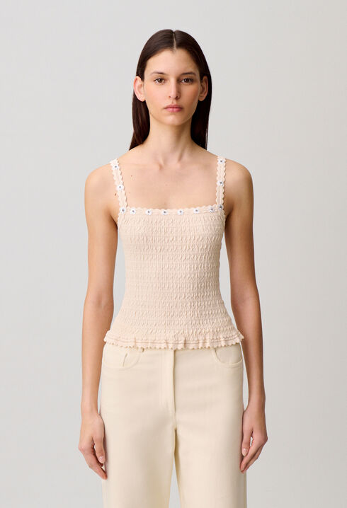 Top con bordados de flores