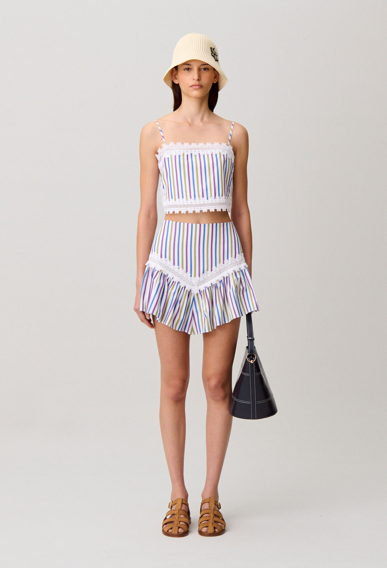 Top corto de tirantes