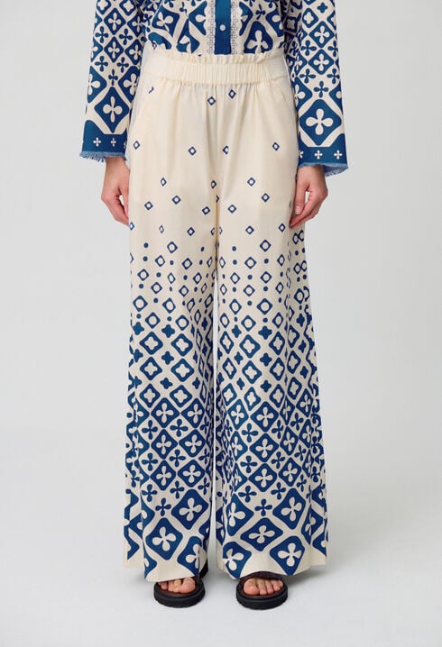 Pantalón ancho fluido estampado