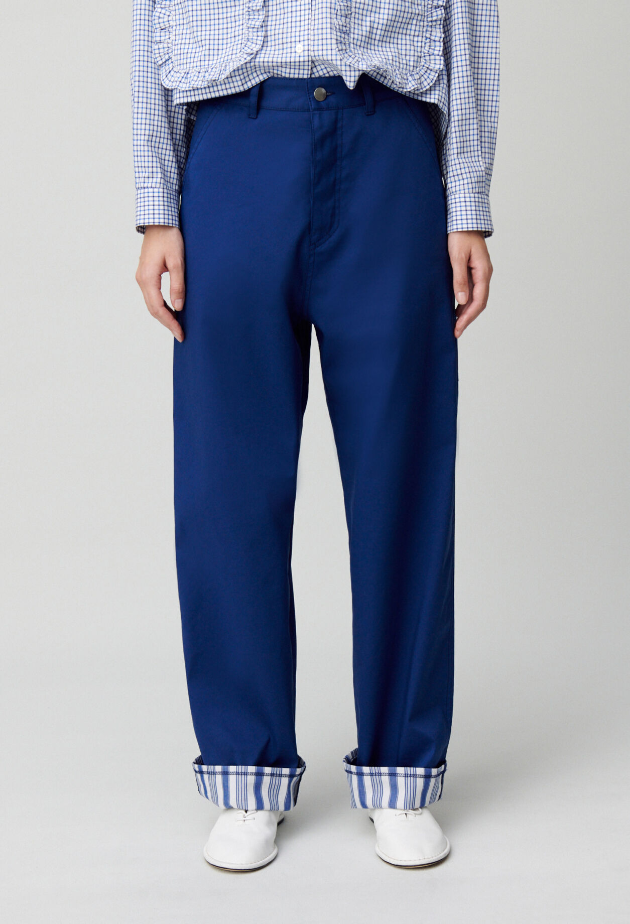 Pantalón con dobladillos a rayas
