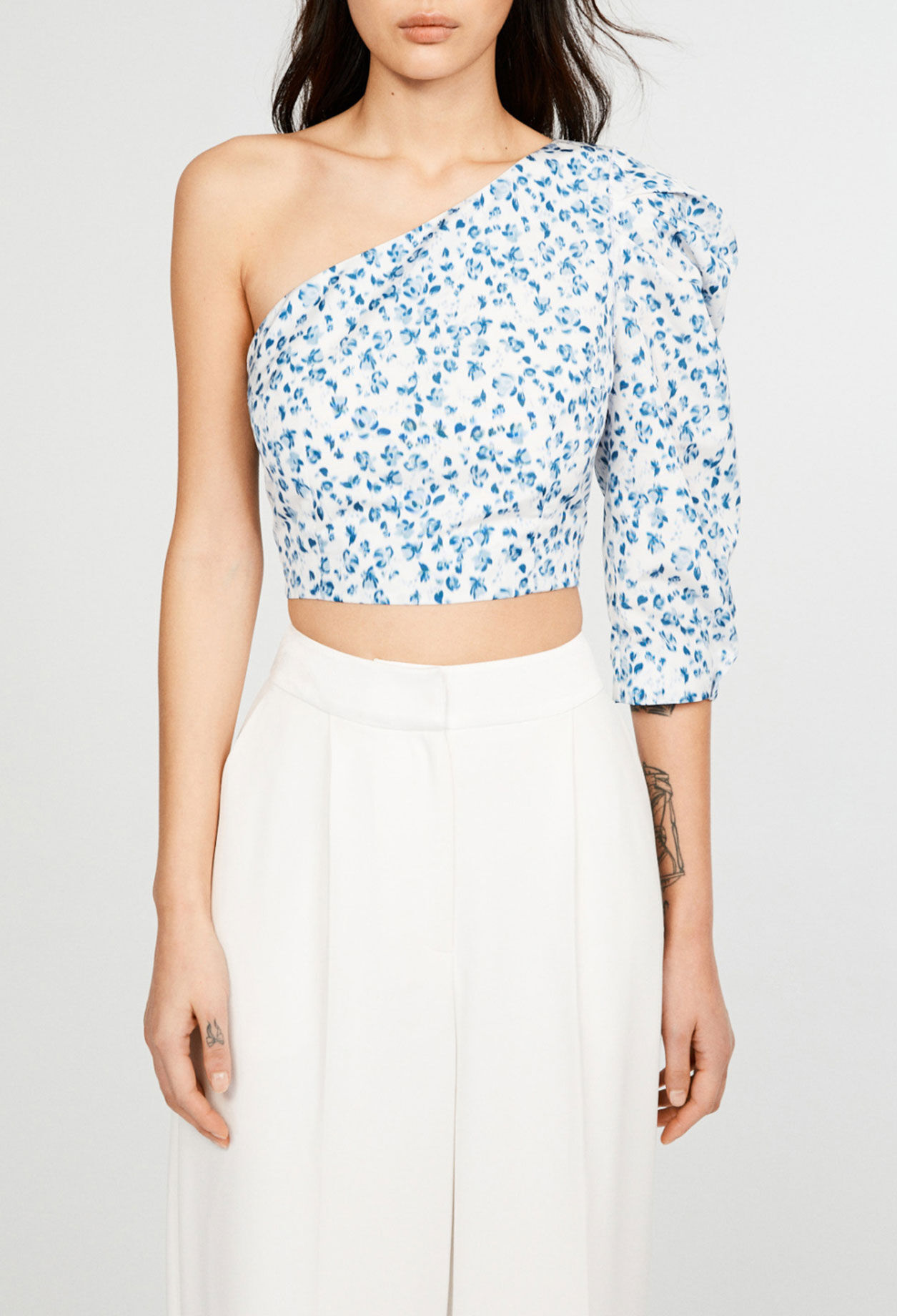 Blusa asimétrica