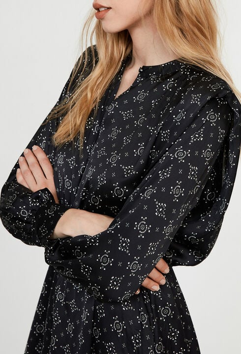 Vestido largo con cinturón