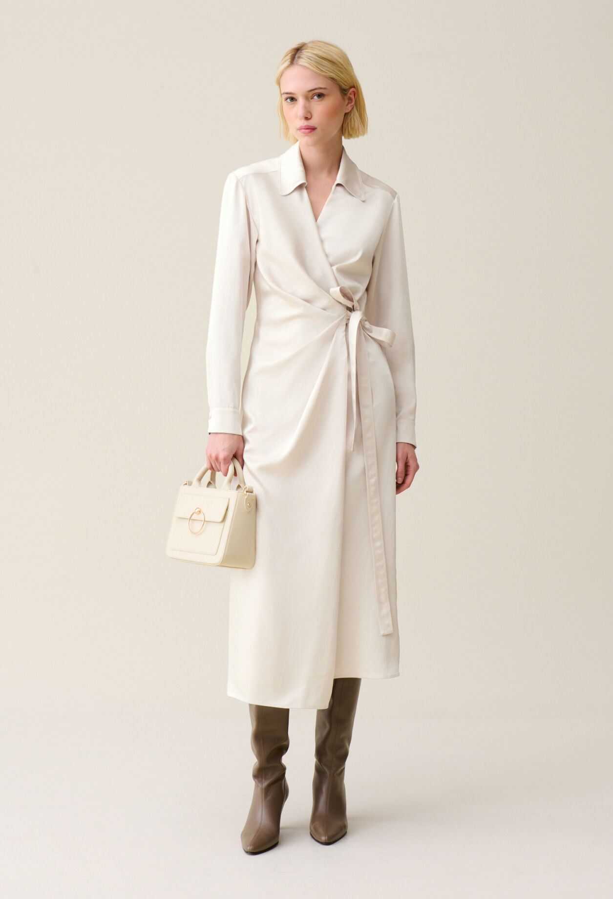 Vestido midi cruzado