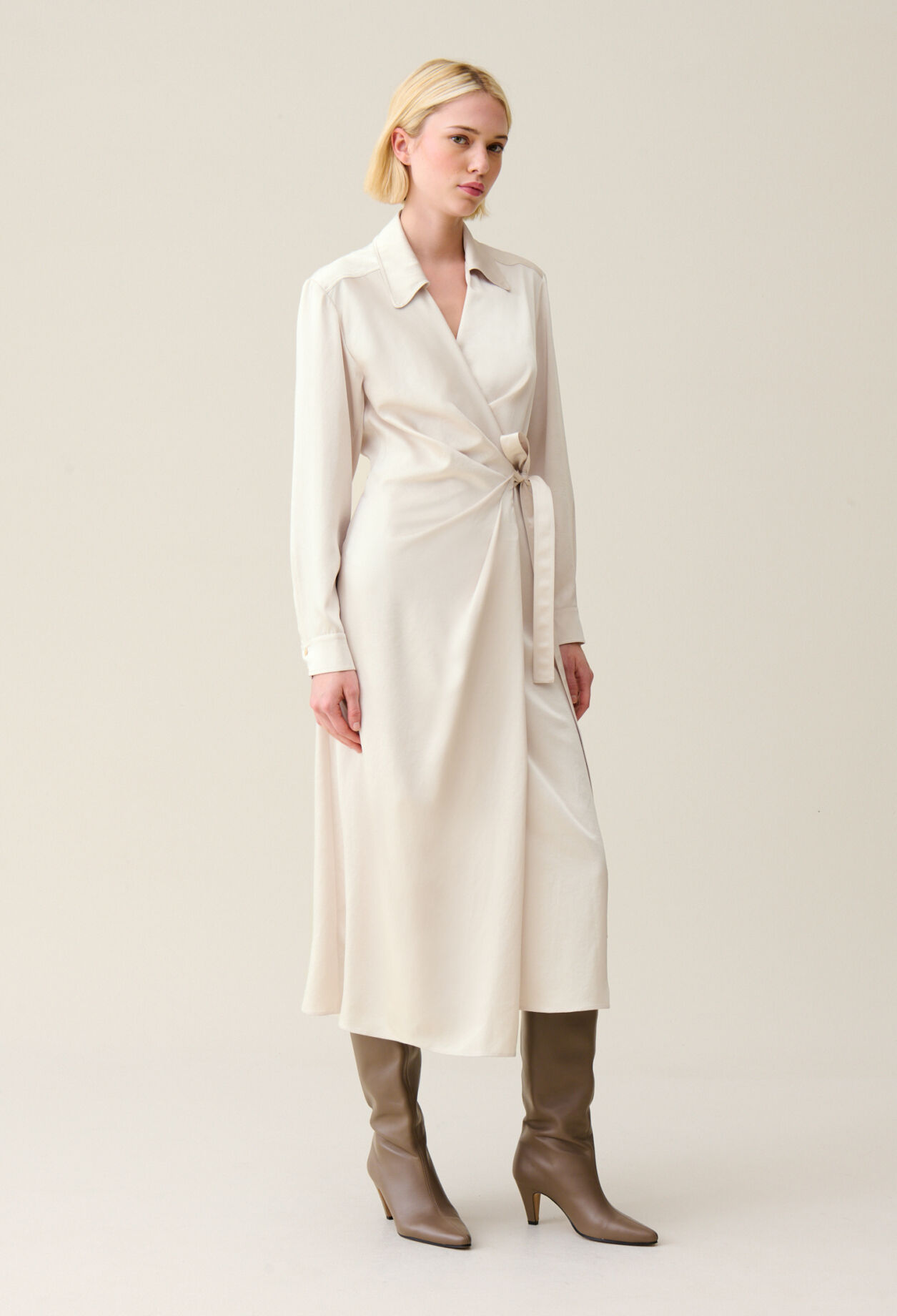 Vestido midi cruzado