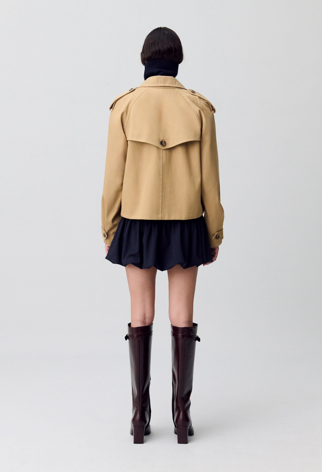Chaqueta trench corta