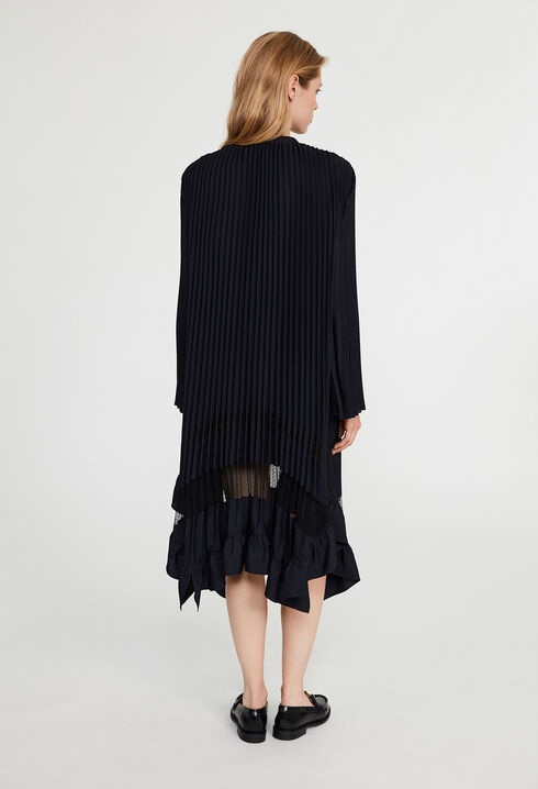 Vestido plisado con volantes