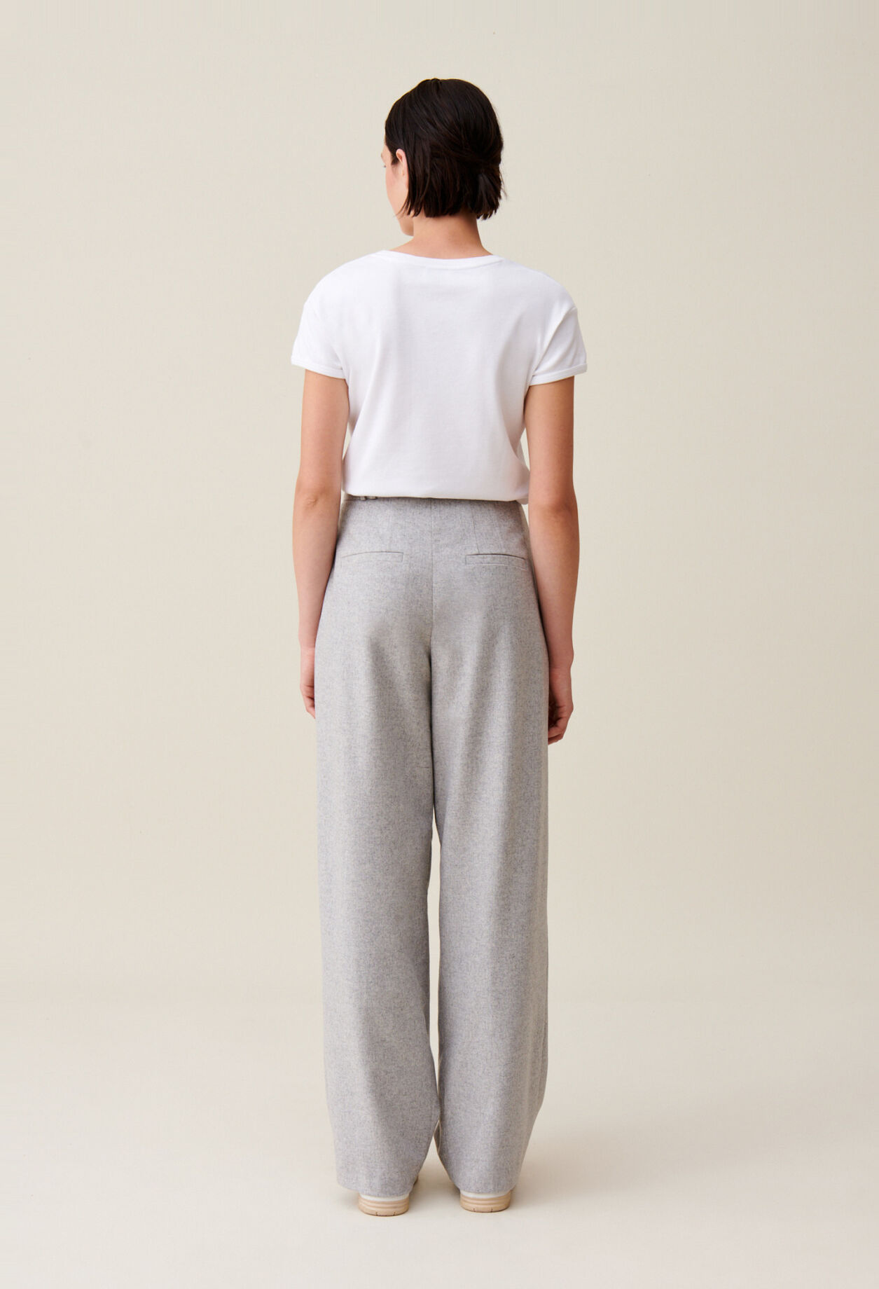 Pantal&oacute;n ancho de punto gris claro