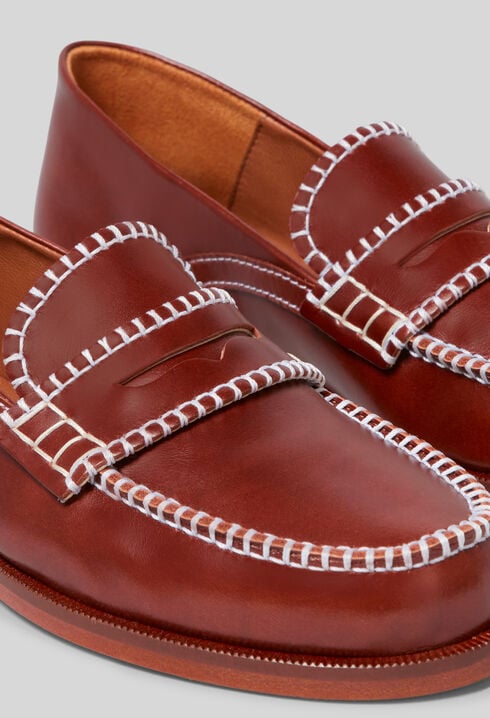 Sandalias de piel lisa y pespuntes