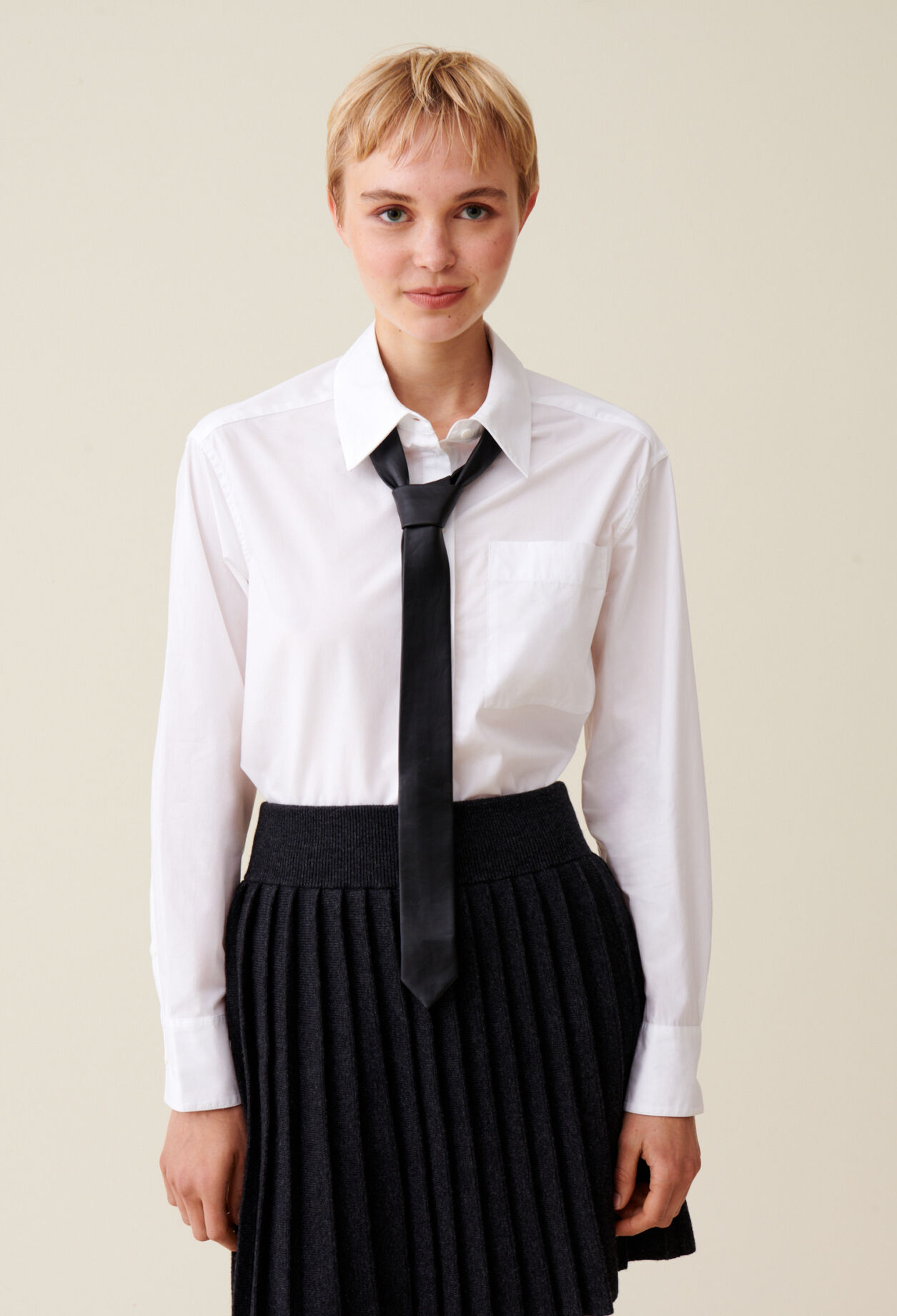 Corbata de cuero negro