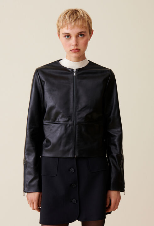Chaqueta corta de cuero cuello redondo