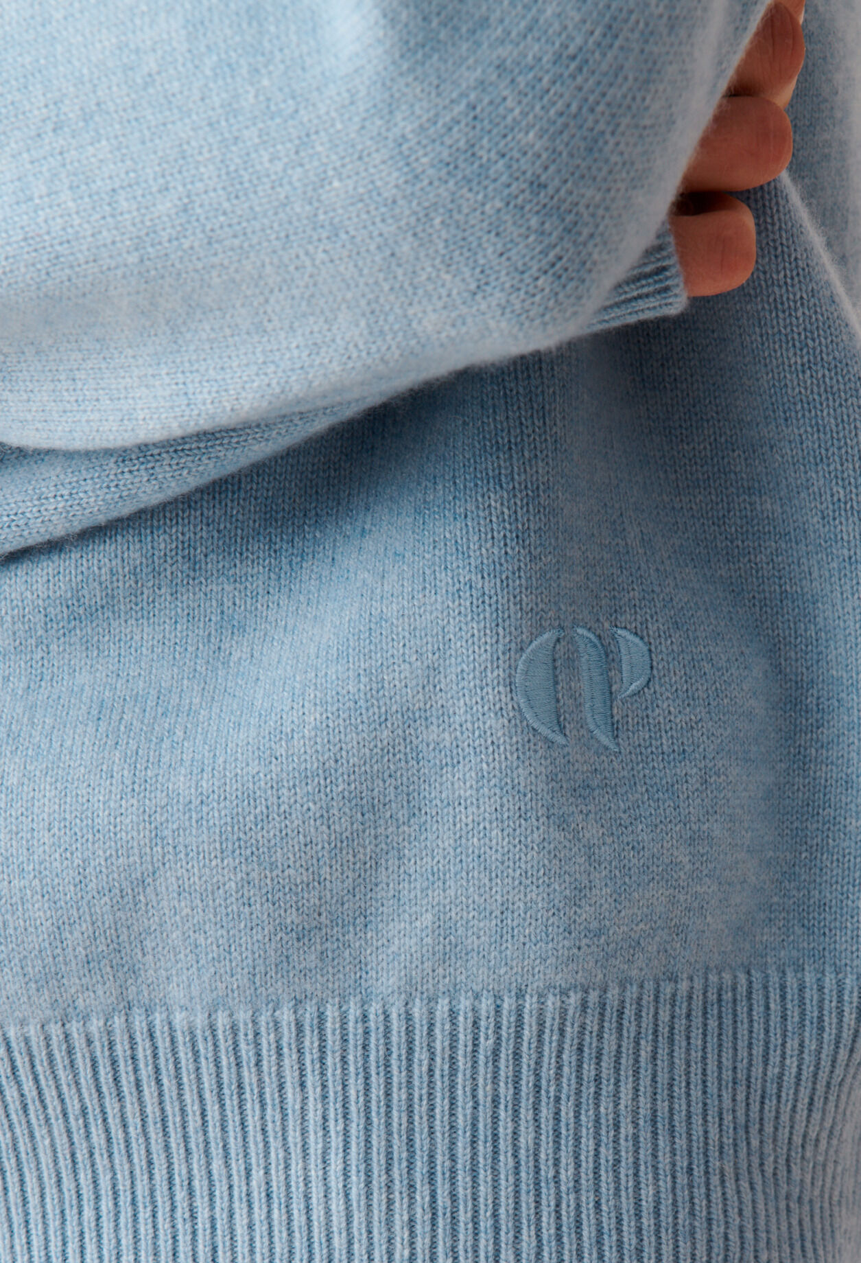 Jersey de cachemir bordado CP