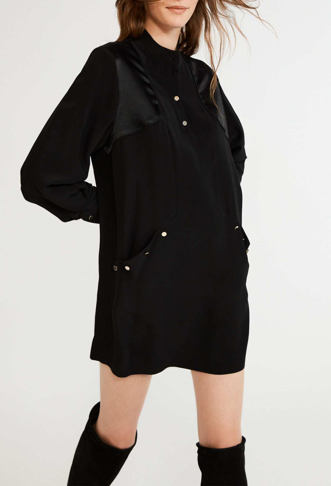 Vestido corto de manga larga