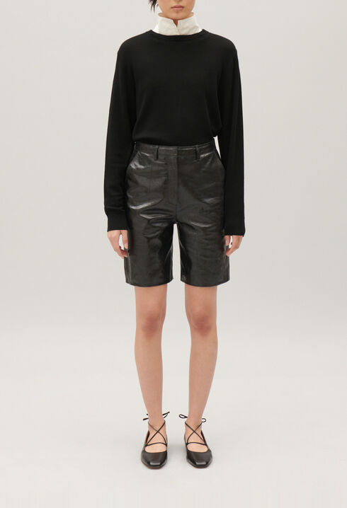 Bermudas cuero negro