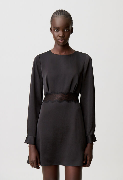 Vestido corto satinado