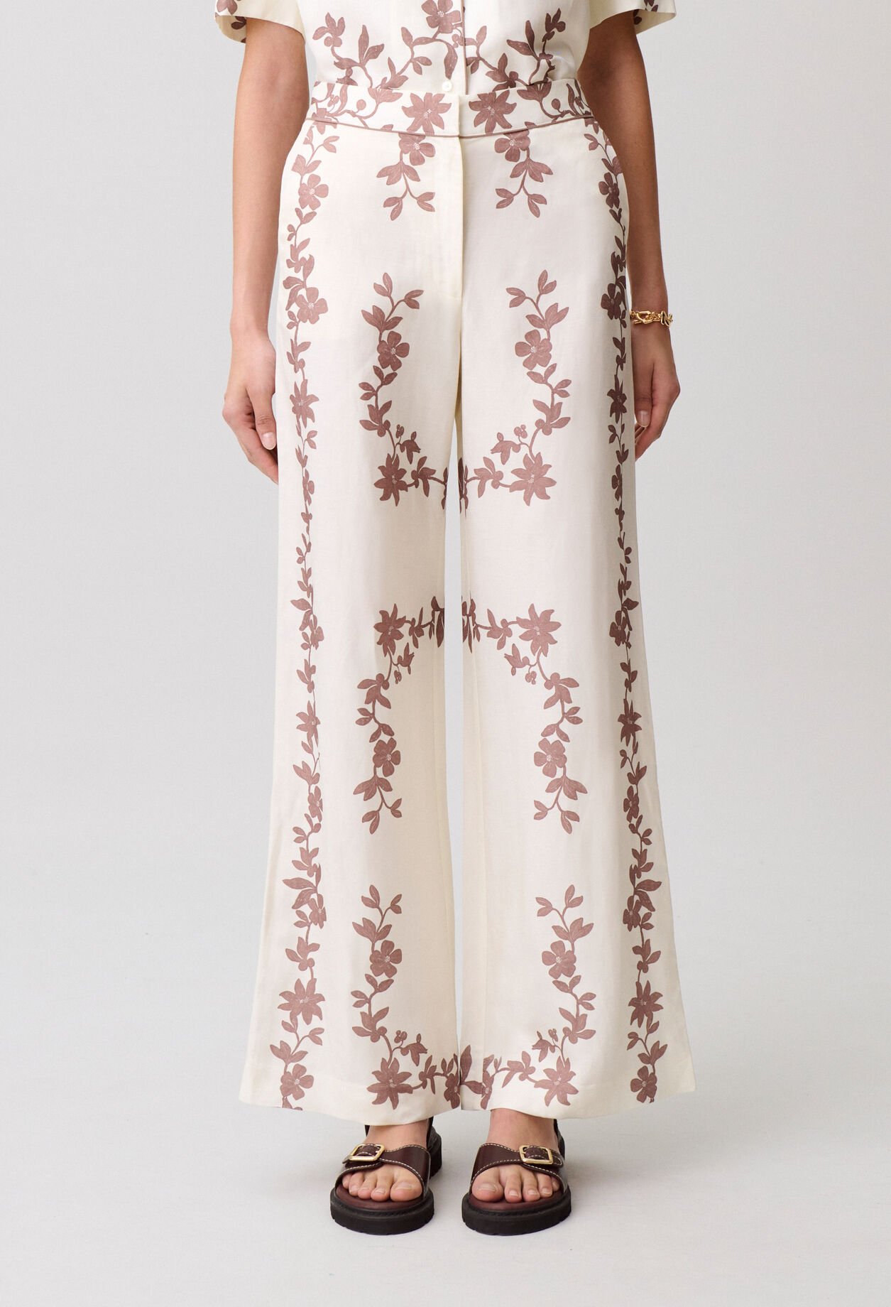 Pantal&oacute;n ancho de flores